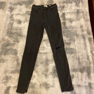 Dark charcoal/black jeans